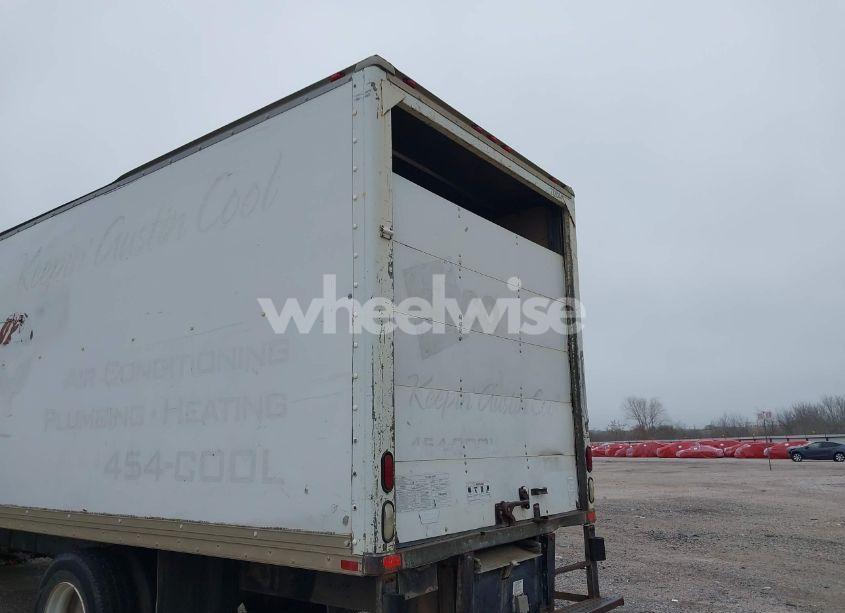 Photo 19 of 2001 International 4000 4700 (VIN 1HTSCAAM51H379073)