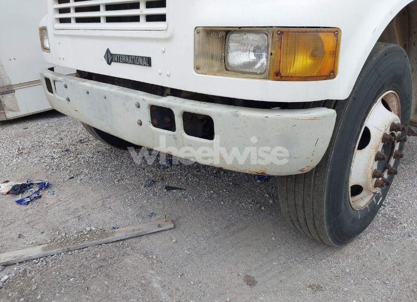 Photo 22 of 2001 International 4000 4700 (VIN 1HTSCAAM51H379073)