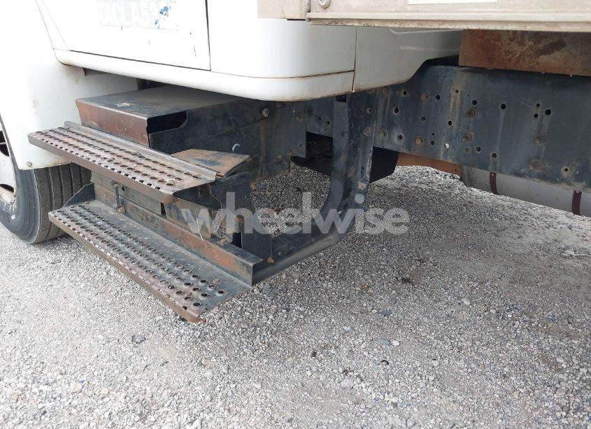 Photo 23 of 2001 International 4000 4700 (VIN 1HTSCAAM51H379073)