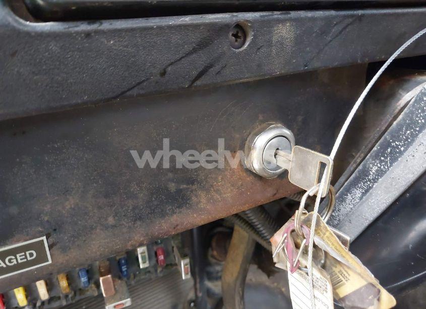 Photo 10 of 2001 International 4000 4700 (VIN 1HTSCAAM61H382581)