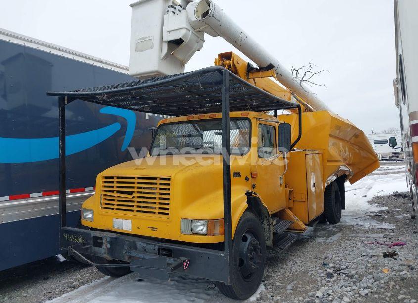 Photo 2 of 2001 International 4000 4700 (VIN 1HTSCAAM61H382581)