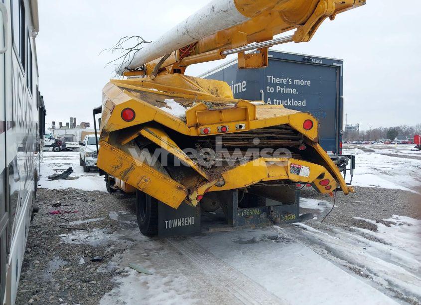 Photo 3 of 2001 International 4000 4700 (VIN 1HTSCAAM61H382581)