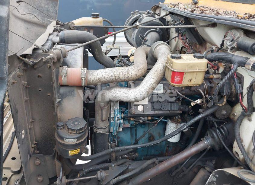 Photo 9 of 2001 International 4000 4700 (VIN 1HTSCAAM61H382581)