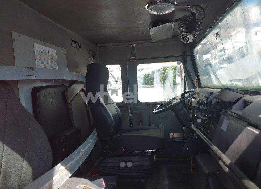 Photo 7 of 2002 International 4000 4700 (VIN 1HTSCAAM72H554828)