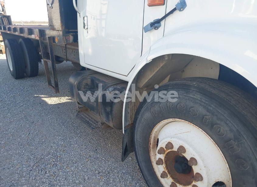 Photo 11 of 2000 International 4000 4700 (VIN 1HTSCAAM7YH256594)