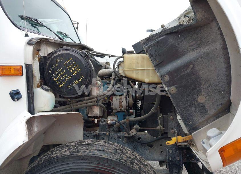 Photo 17 of 2000 International 4000 4700 (VIN 1HTSCAAM7YH256594)