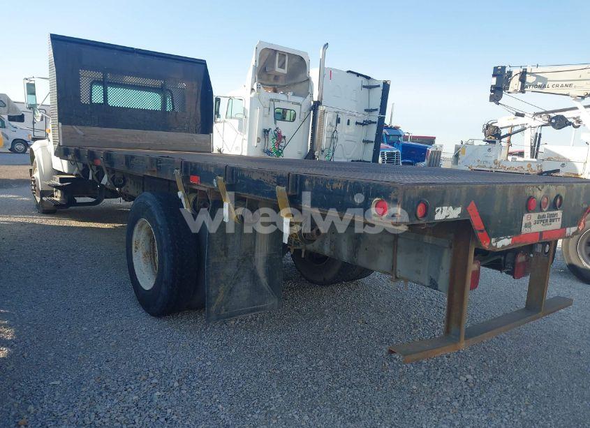 Photo 3 of 2000 International 4000 4700 (VIN 1HTSCAAM7YH256594)