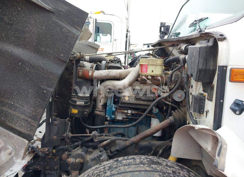 Photo 9 of 2000 International 4000 4700 (VIN 1HTSCAAM7YH256594)