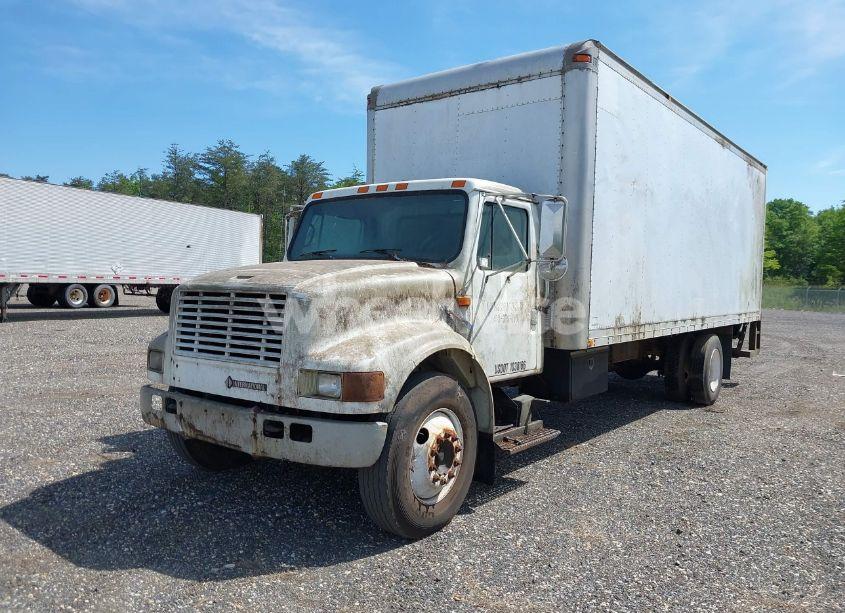 Photo 2 of 1998 International 4000 4700 (VIN 1HTSCAAM8WH557288)