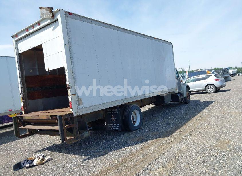 Photo 4 of 1998 International 4000 4700 (VIN 1HTSCAAM8WH557288)