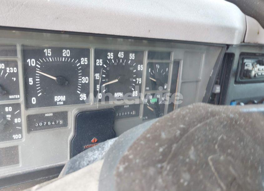 Photo 6 of 1998 International 4000 4700 (VIN 1HTSCAAM8WH557288)