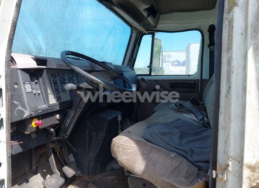 Photo 8 of 1998 International 4000 4700 (VIN 1HTSCAAM8WH557288)