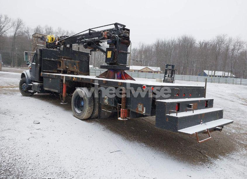 Photo 3 of 2001 International 4000 4700 (VIN 1HTSCAAN81H388066)