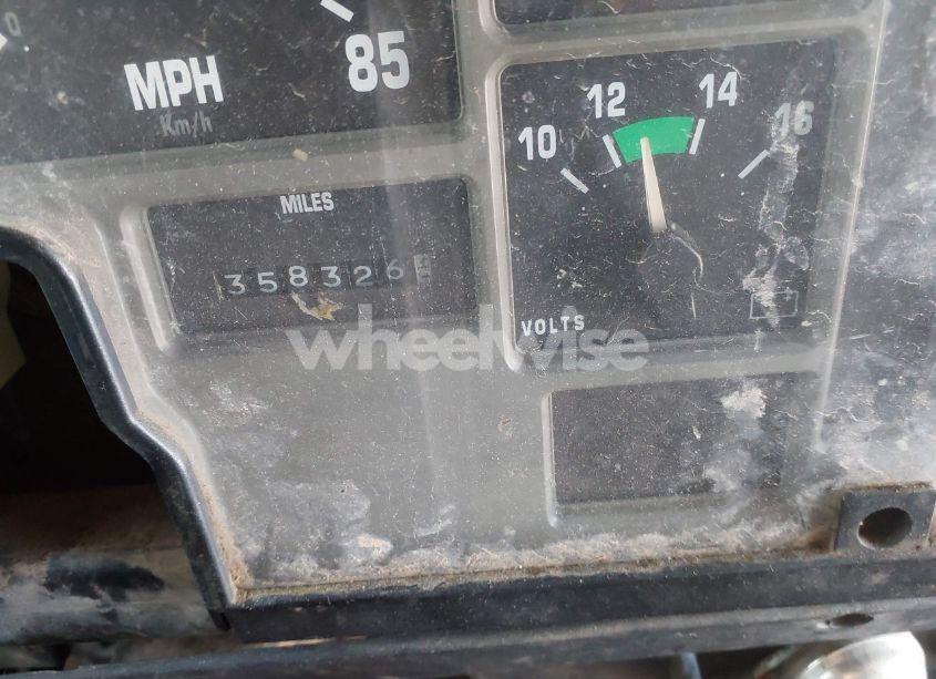 Photo 5 of 2001 International 4000 4700 (VIN 1HTSCAAN81H388066)