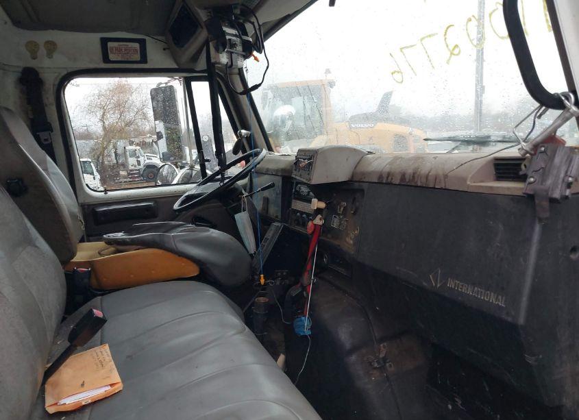 Photo 13 of 2001 International 4000 4700 (VIN 1HTSCAANX1H335076)