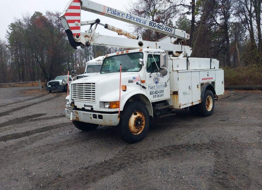 Photo 2 of 2001 International 4000 4700 (VIN 1HTSCAANX1H335076)