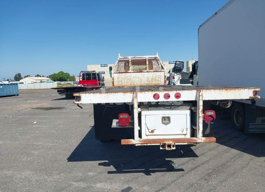 Photo 18 of 2000 International 4000 4700 (VIN 1HTSCABM0YH241398)