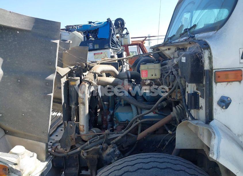 Photo 9 of 2000 International 4000 4700 (VIN 1HTSCABM0YH241398)