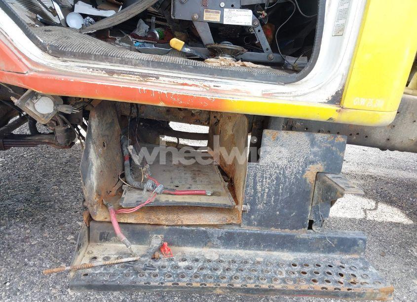 Photo 12 of 1997 International 4000 4700 (VIN 1HTSCABM9VH208220)