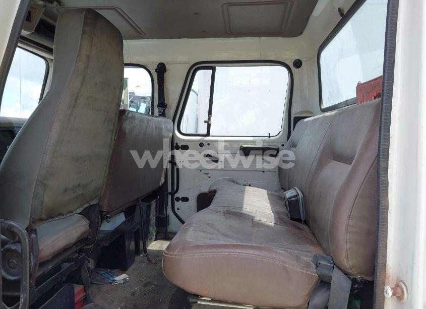 Photo 6 of 1999 International 4000 4900 (VIN 1HTSDAAN0XH610573)