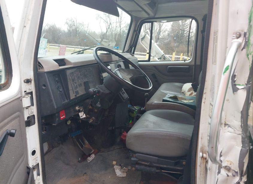 Photo 7 of 2001 International 4000 4900 (VIN 1HTSDAAP51H397158)