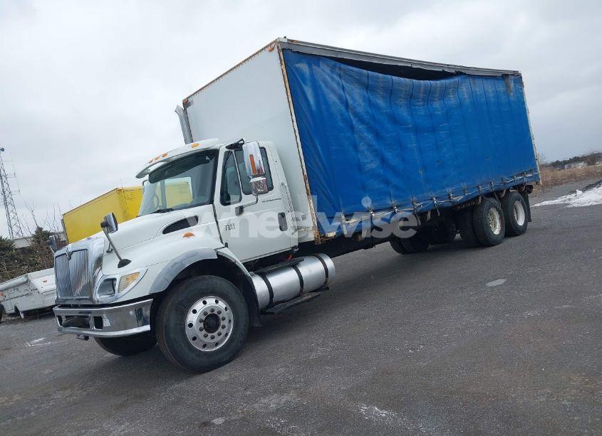 Photo 2 of 2007 International 7000 7500 (VIN 1HTWNAZR17J484125)