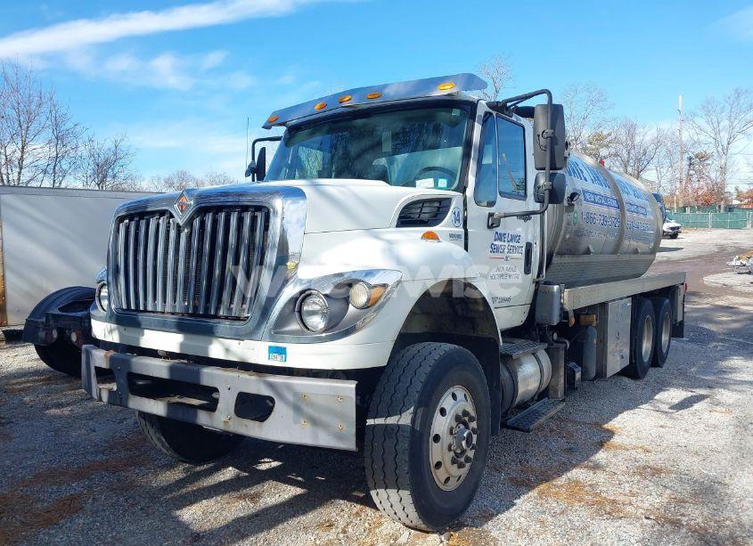 Photo 2 of 2011 International 7000 7500 (VIN 1HTWNAZT7BJ389931)