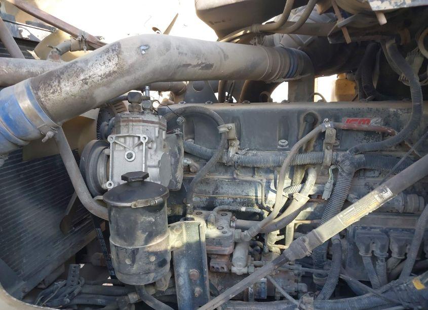 Photo 10 of 2001 International 5600 5600I (VIN 1HTXHAHT41J010413)