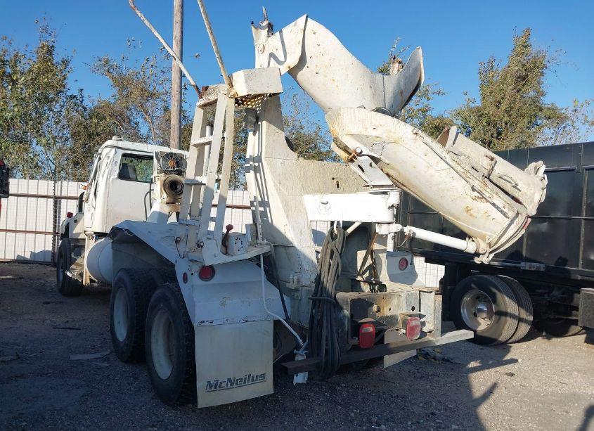 Photo 3 of 2001 International 5600 5600I (VIN 1HTXHAHT41J010413)