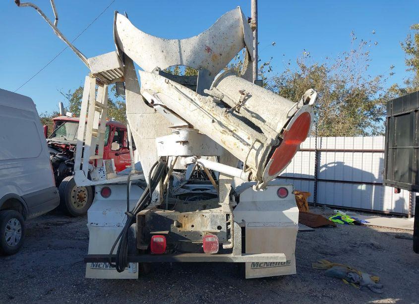 Photo 8 of 2001 International 5600 5600I (VIN 1HTXHAHT41J010413)