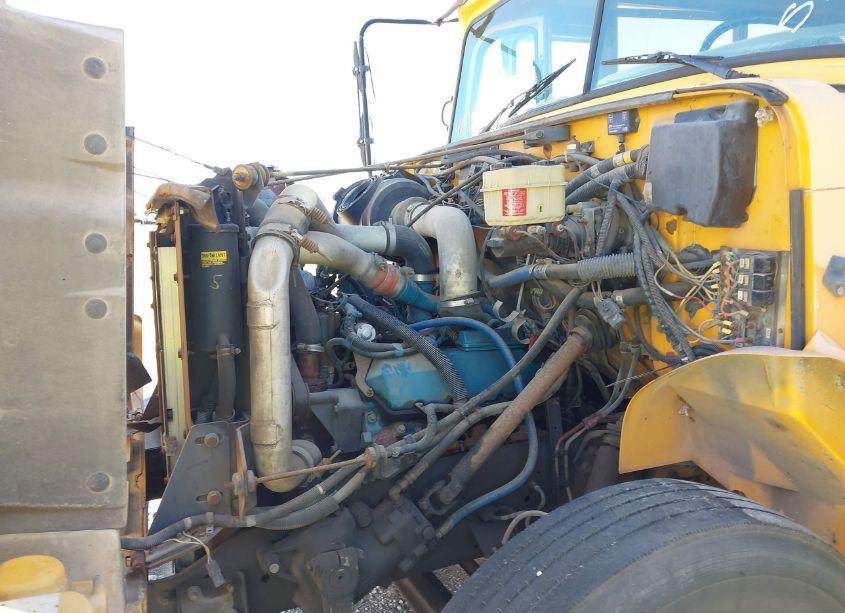 Photo 10 of 1995 International 3000 3800 (VIN 1HVBBABMXSH655581)