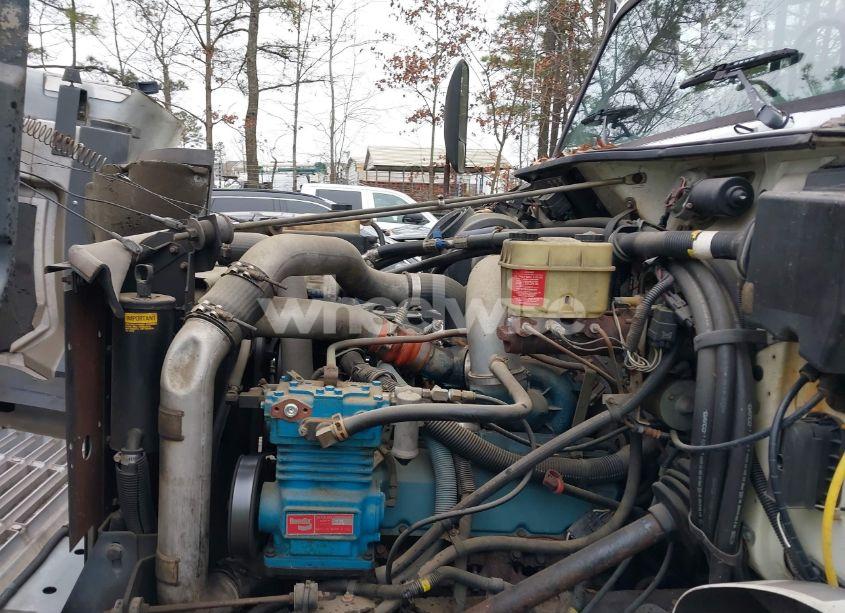 Photo 10 of 2001 International 3000 3400 (VIN 1HVBEABM71H364171)