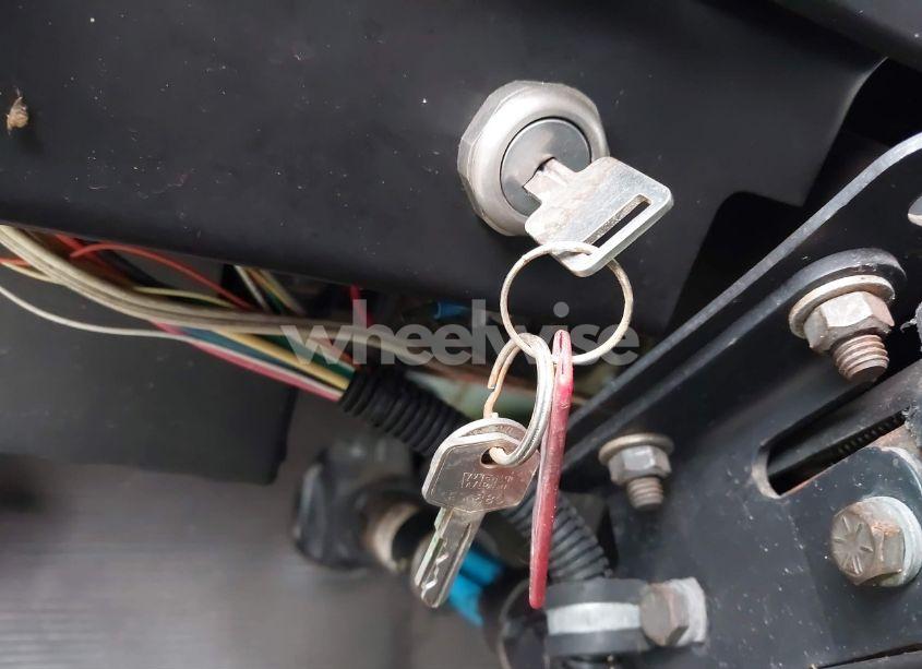 Photo 11 of 2001 International 3000 3400 (VIN 1HVBEABM71H364171)