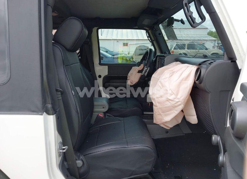 Photo 5 of 2010 Jeep Wrangler SPORT (VIN 1J4AA2D19AL136959)