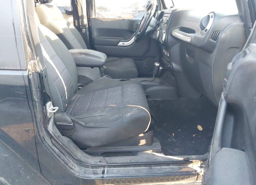 Photo 5 of 2011 Jeep Wrangler SAHARA (VIN 1J4AA5D13BL593124)