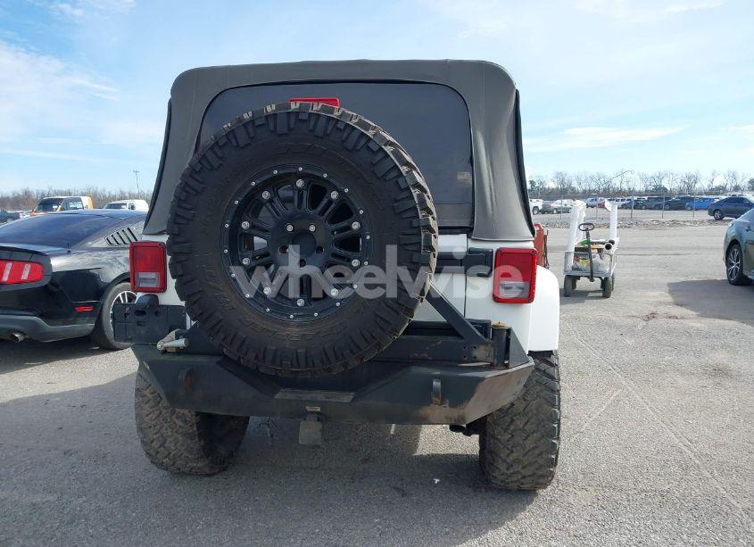 Photo 16 of 2010 Jeep Wrangler UNLIMITED SAHARA (VIN 1J4BA5H10AL209538)