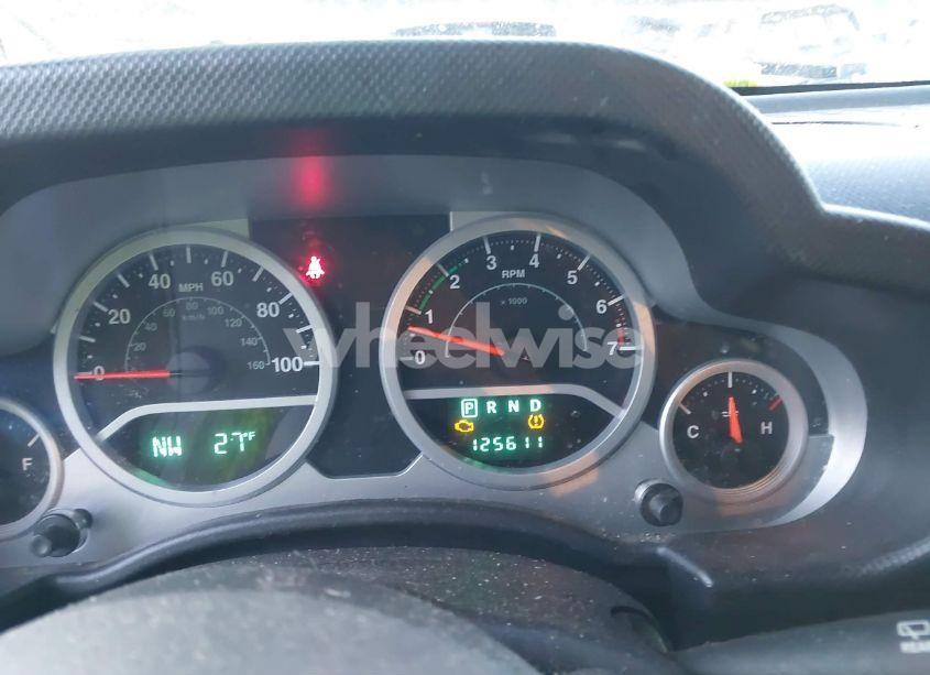 Photo 15 of 2010 Jeep Wrangler UNLIMITED SAHARA (VIN 1J4BA5H11AL115782)