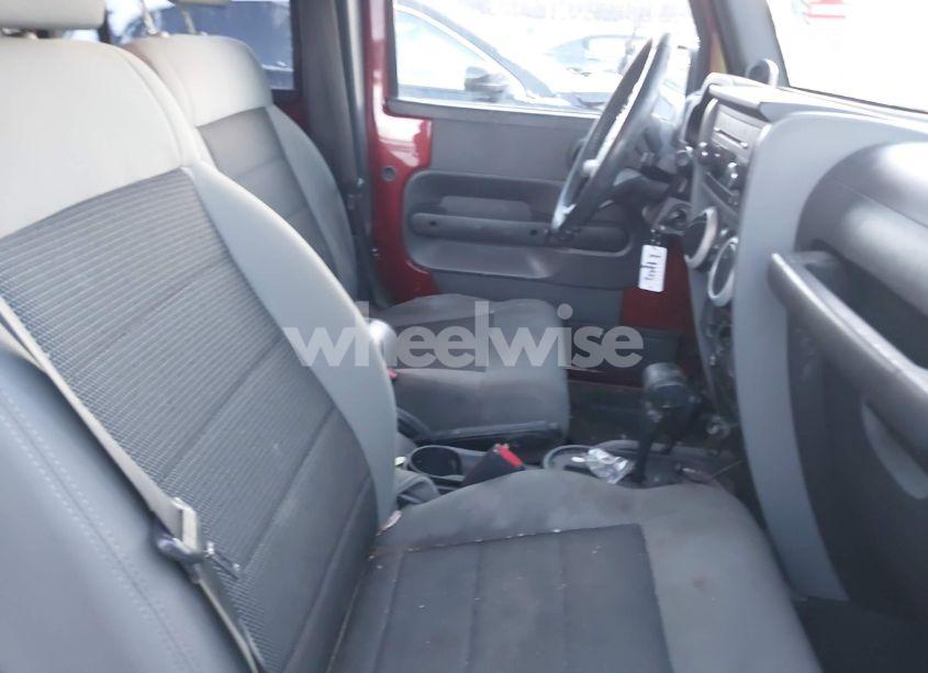 Photo 5 of 2010 Jeep Wrangler UNLIMITED SAHARA (VIN 1J4BA5H11AL115782)