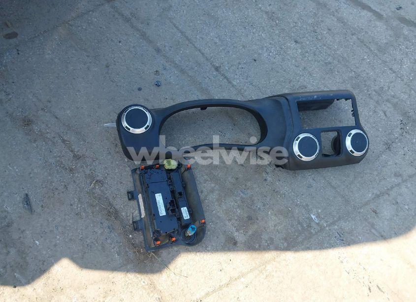 Photo 12 of 2011 Jeep Wrangler UNLIMITED SAHARA (VIN 1J4BA5H11BL576885)