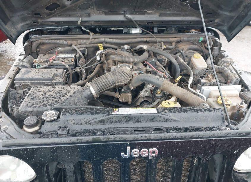 Photo 10 of 2010 Jeep Wrangler UNLIMITED SAHARA (VIN 1J4BA5H13AL147570)