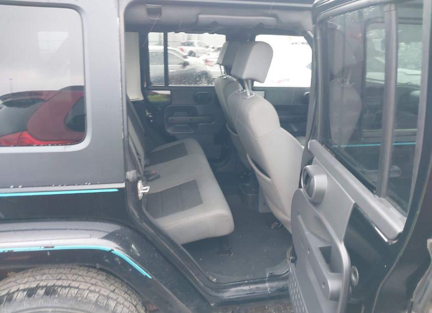 Photo 8 of 2010 Jeep Wrangler UNLIMITED SAHARA (VIN 1J4BA5H13AL147570)