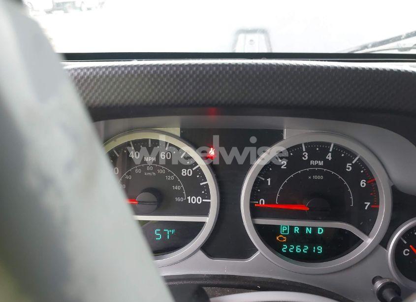 Photo 15 of 2010 Jeep Wrangler UNLIMITED SAHARA (VIN 1J4BA5H15AL142015)