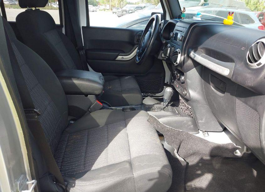 Photo 5 of 2011 Jeep Wrangler UNLIMITED SAHARA (VIN 1J4BA5H15BL548734)