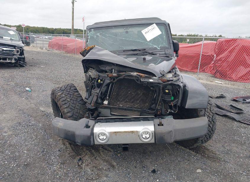 Photo 13 of 2010 Jeep Wrangler UNLIMITED SAHARA (VIN 1J4BA5H16AL137597)