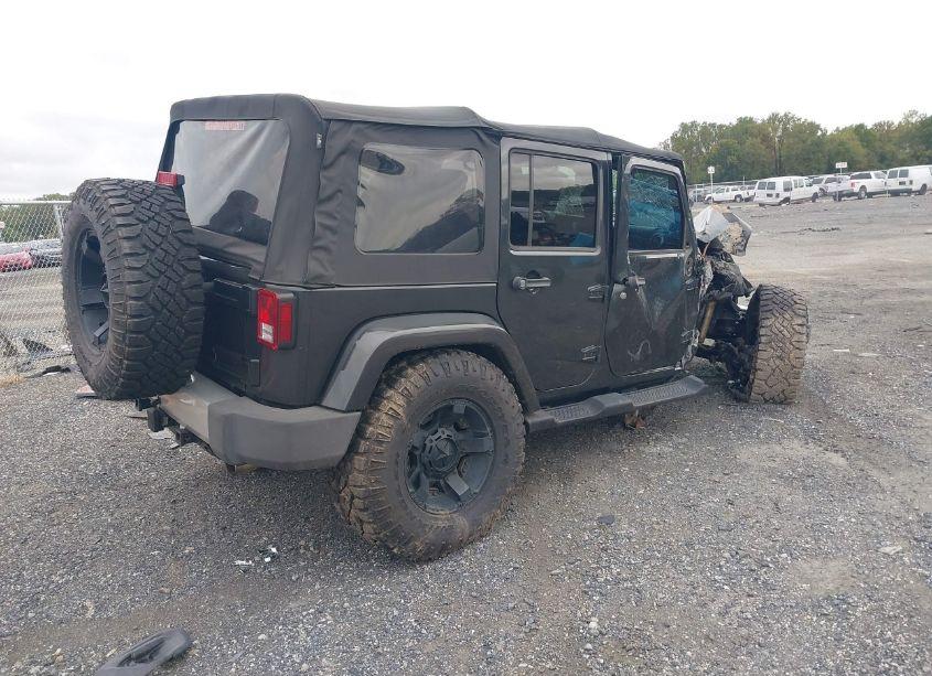 Photo 4 of 2010 Jeep Wrangler UNLIMITED SAHARA (VIN 1J4BA5H16AL137597)