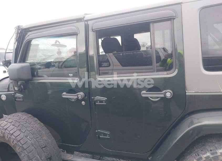 Photo 13 of 2010 Jeep Wrangler UNLIMITED SAHARA (VIN 1J4BA5H17AL141058)