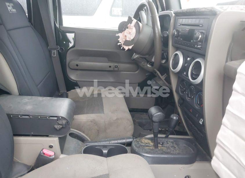 Photo 5 of 2010 Jeep Wrangler UNLIMITED SAHARA (VIN 1J4BA5H17AL141058)