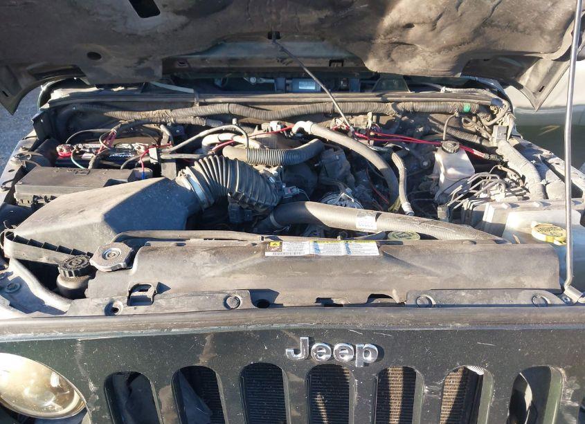 Photo 10 of 2010 Jeep Wrangler UNLIMITED SAHARA (VIN 1J4BA5H1XAL231806)