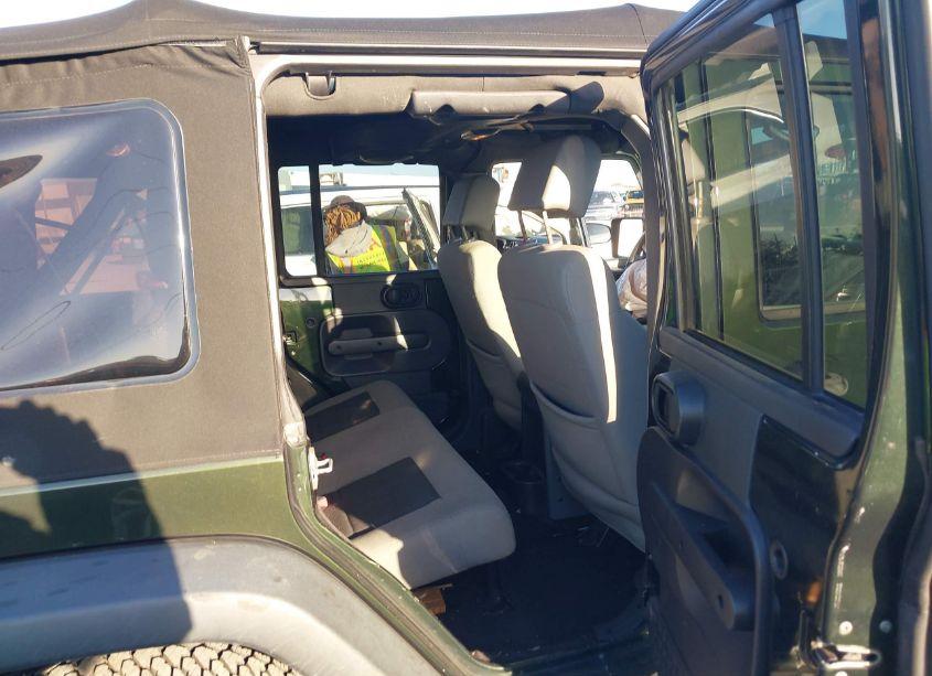 Photo 8 of 2010 Jeep Wrangler UNLIMITED SAHARA (VIN 1J4BA5H1XAL231806)