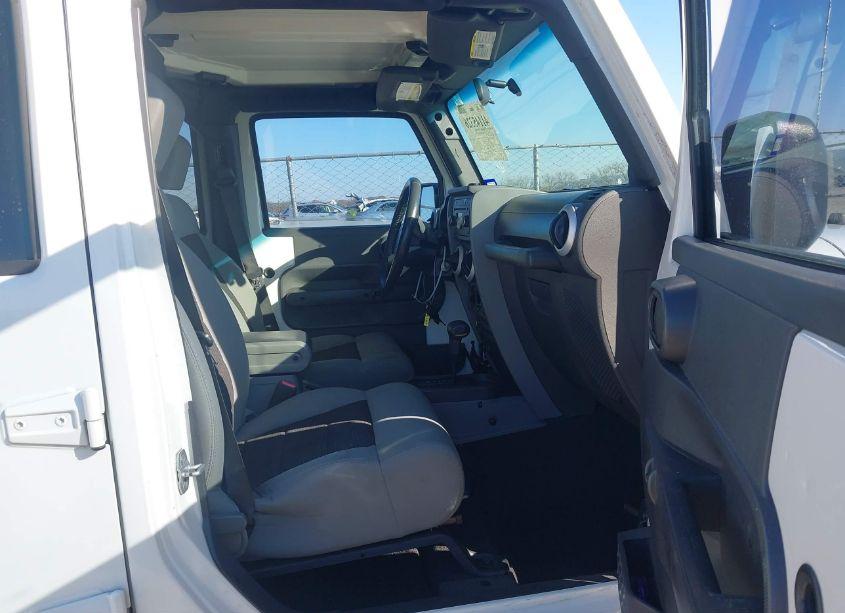 Photo 5 of 2010 Jeep Wrangler UNLIMITED SAHARA (VIN 1J4BB5H11AL216365)